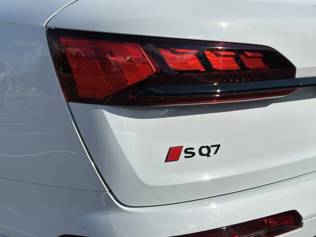 Used 2025 Audi SQ7 Prestige w/ Prestige Package image 4