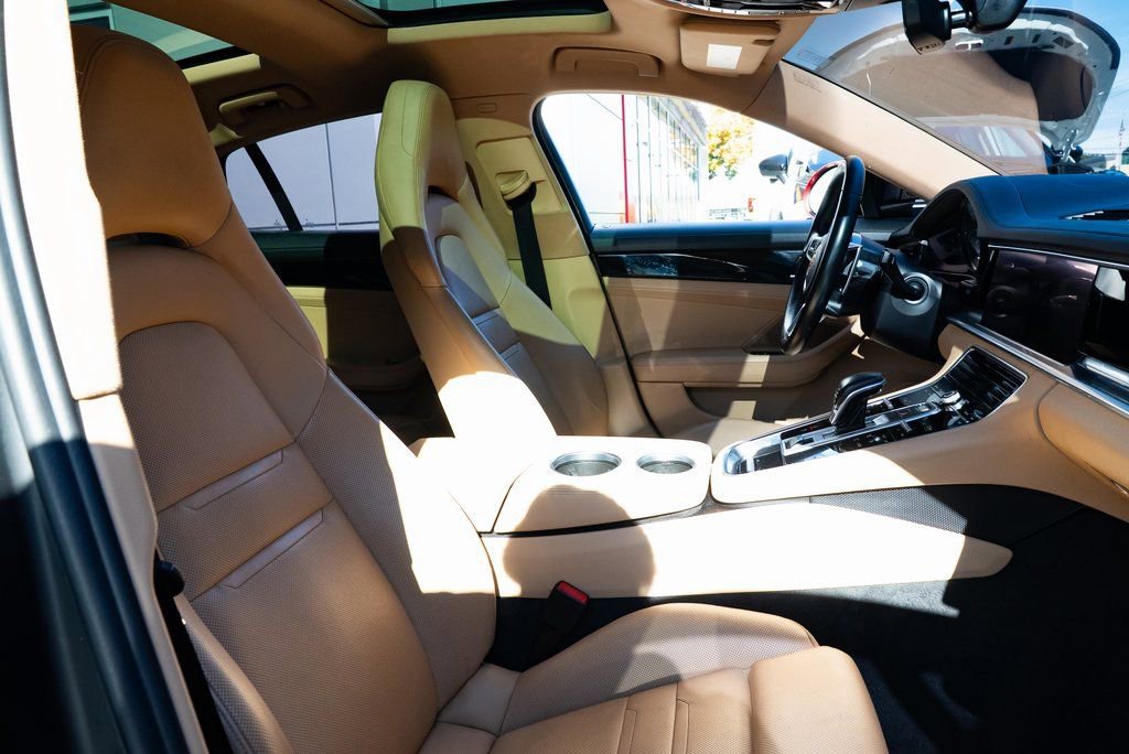 Used 2020 Porsche Panamera 4 w/ Premium Package Plus AWD/4WD image 26