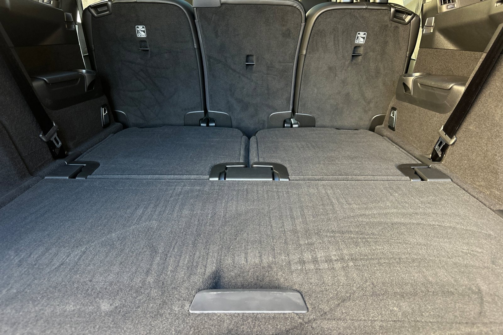 Certified 2025 Volvo XC90 B5 Core w/ Protection Package Premier image 17