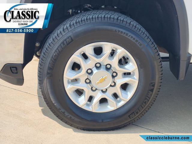 Used 2026 Chevrolet Silverado 2500 LTZ w/ LTZ Premium Package AWD/4WD image 13