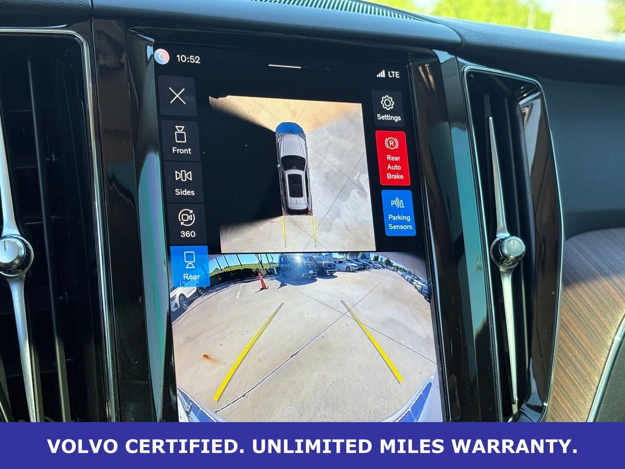 Certified 2024 Volvo XC60 B5 Plus w/ Protection Package Premier AWD/4WD image 24