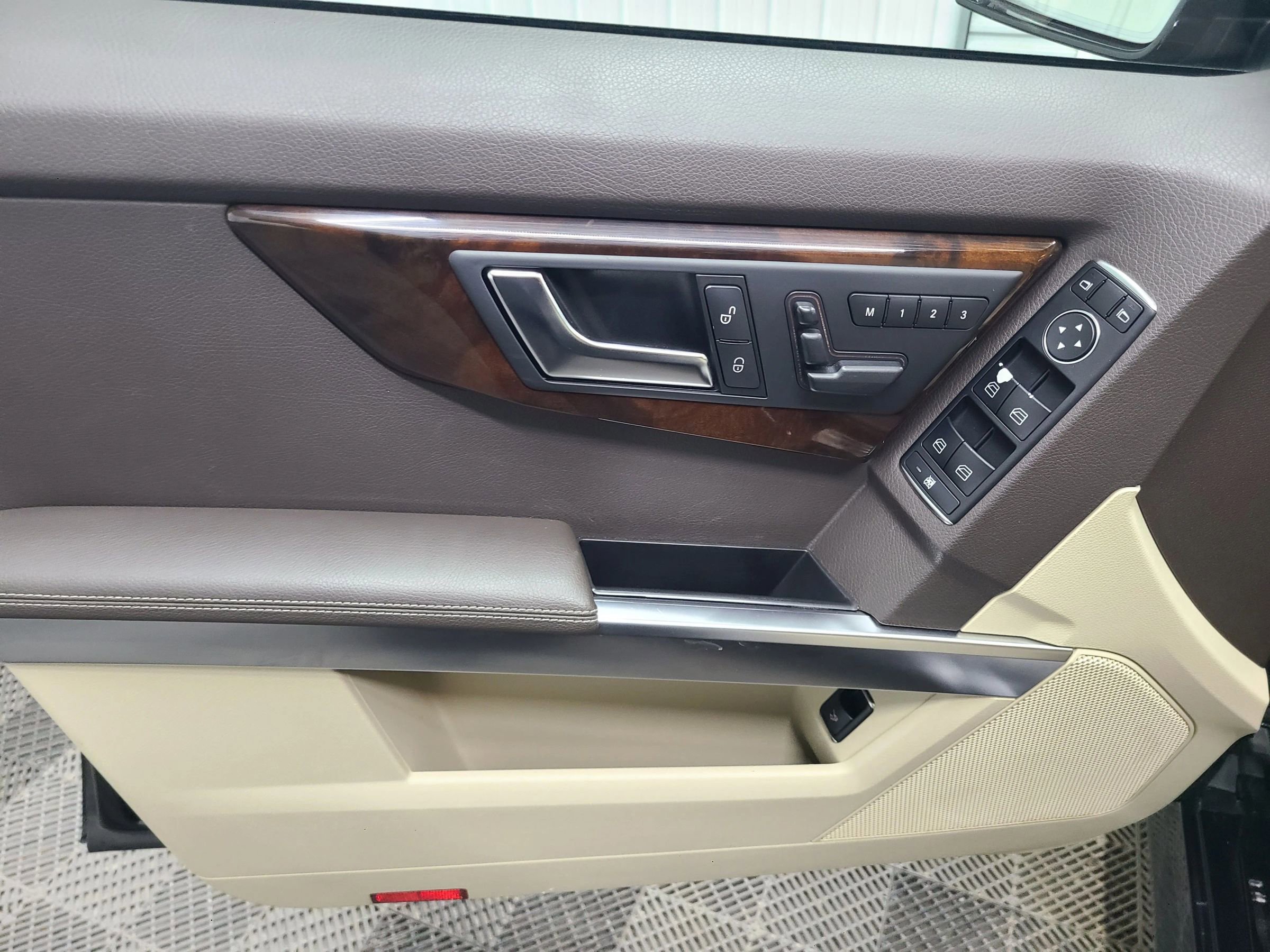 Used 2014 Mercedes-Benz GLK 350 4MATIC image 22