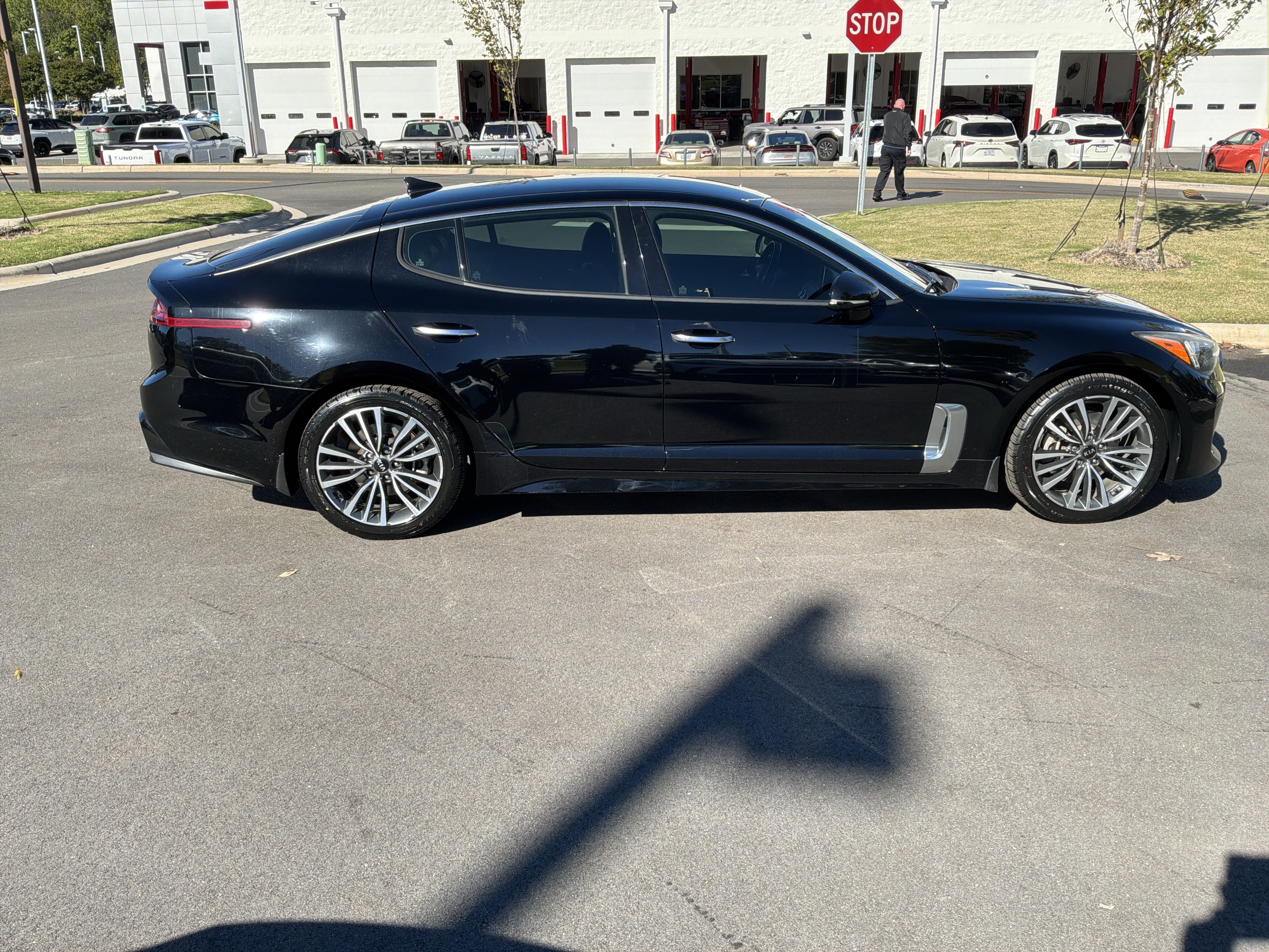 Used 2019 Kia Stinger RWD image 11