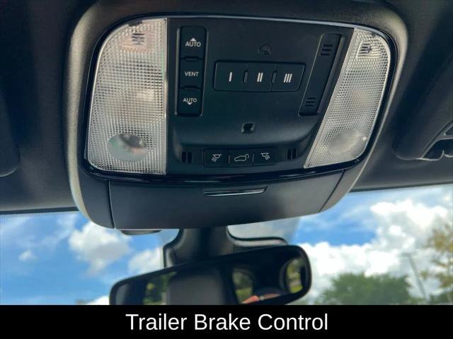 Certified 2024 Dodge Durango R/T RWD image 36
