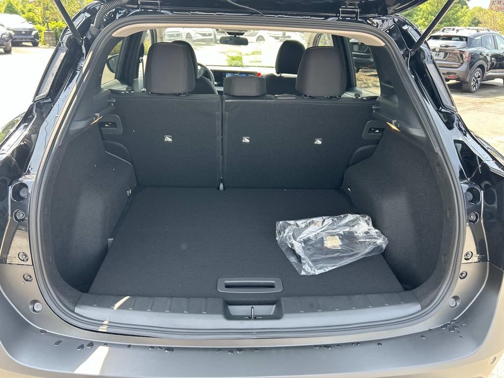 New 2026 Nissan Kicks SV w/ Cold Weather Package FWD image 11