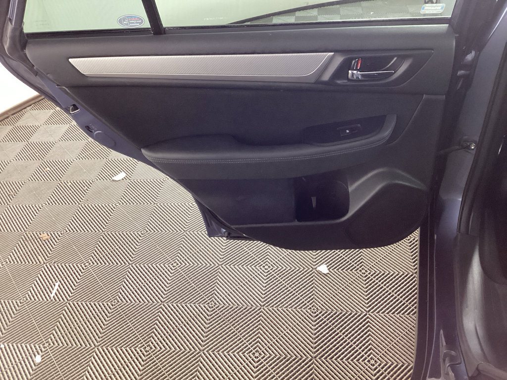 Used 2018 Subaru Outback 2.5i Premium image 13