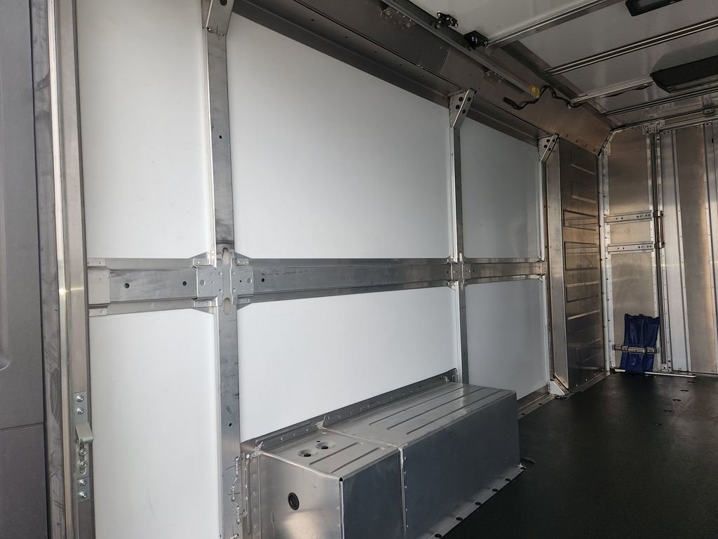 Used 2024 Chevrolet Brightdrop 600 w/ Battery Pack, Max Range image 14