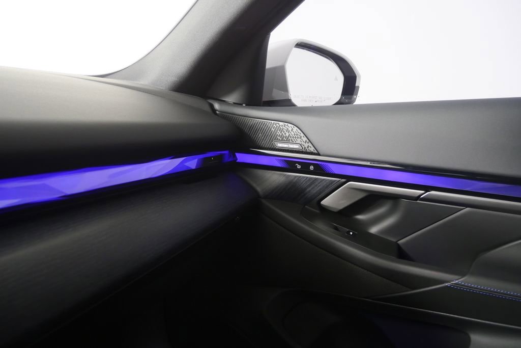 Used 2025 BMW i5 eDrive40i w/ M Sport Package image 29