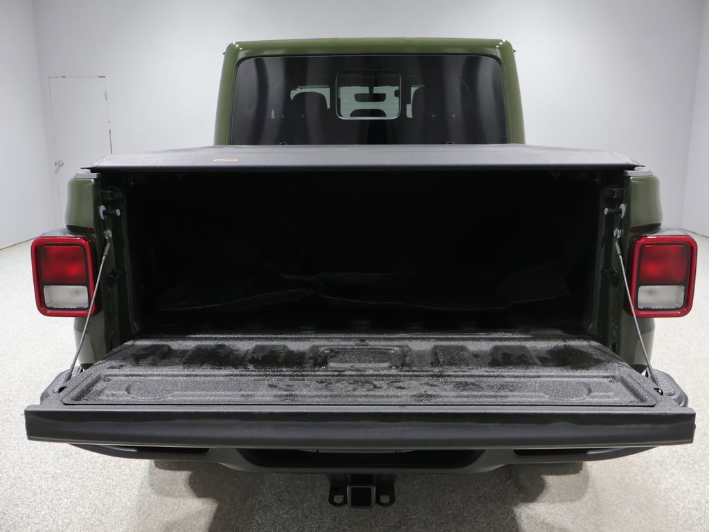 Used 2023 Jeep Gladiator Mojave w/ Cold Weather Group AWD/4WD image 5