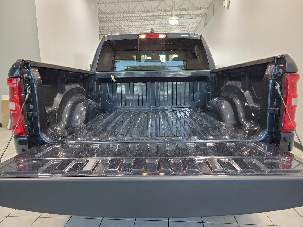 New 2026 RAM 1500 Big Horn AWD/4WD image 9