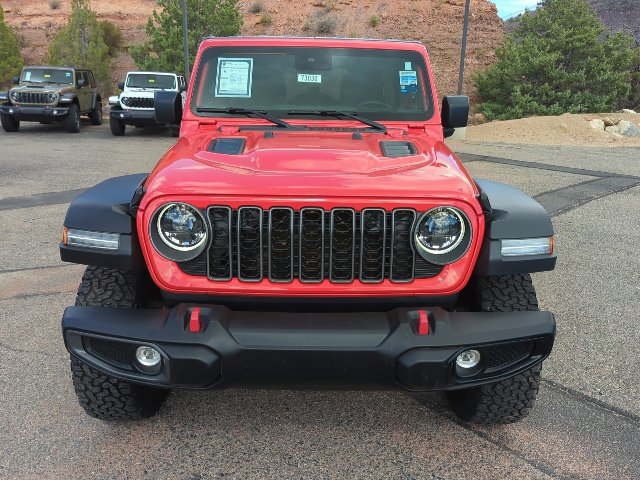 Used 2025 Jeep Wrangler Unlimited Rubicon AWD/4WD image 2