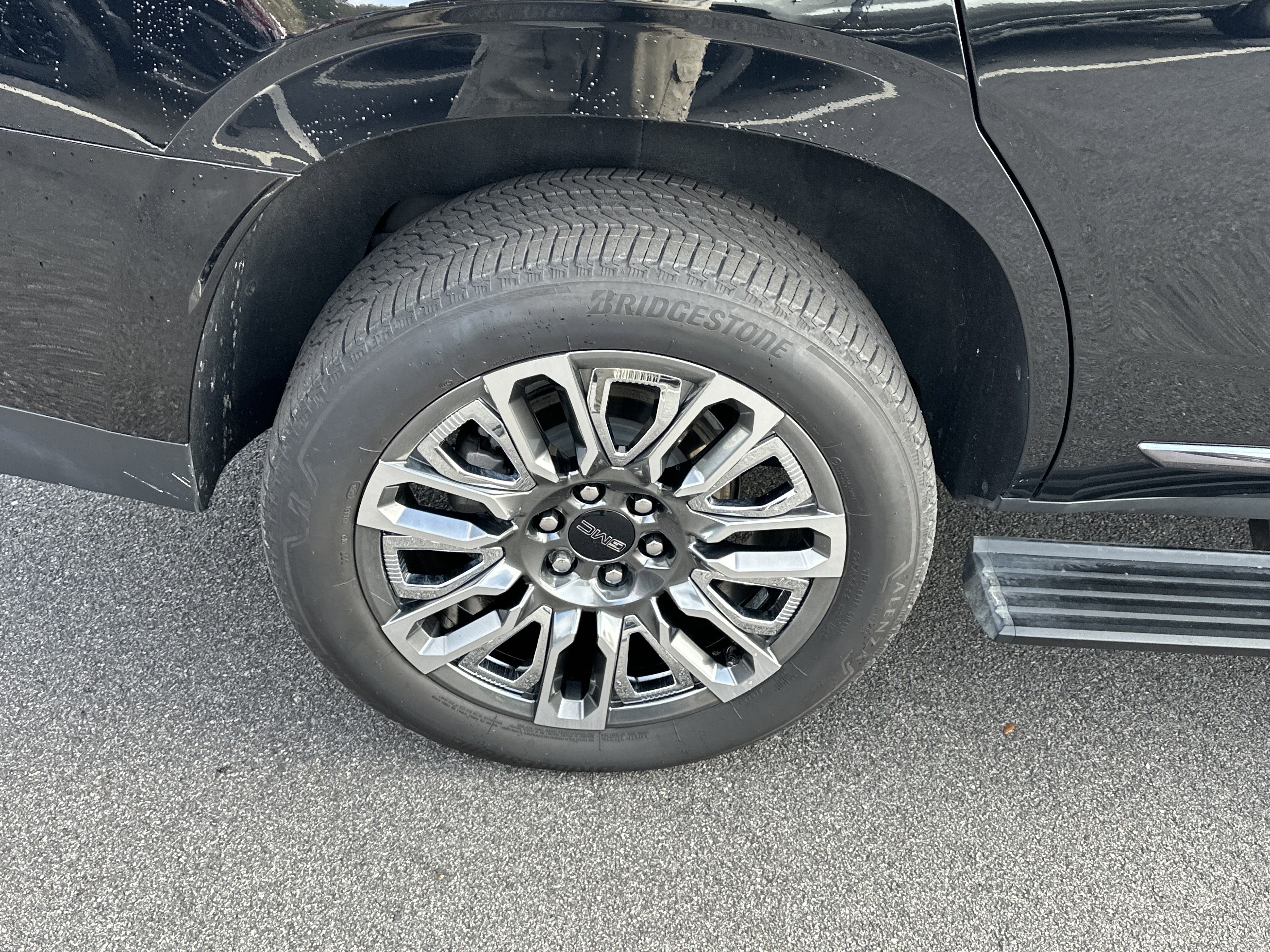 Certified 2024 GMC Yukon Denali Ultimate image 20