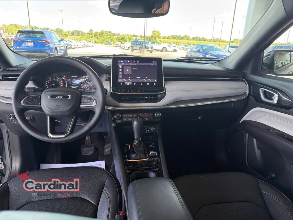 Used 2023 Jeep Compass Limited AWD/4WD image 11