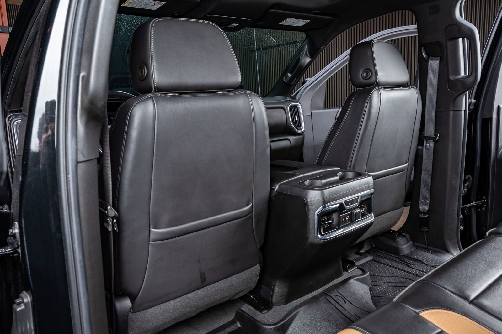 Used 2021 Chevrolet Silverado 2500 LTZ w/ Carhartt Edition AWD/4WD image 28