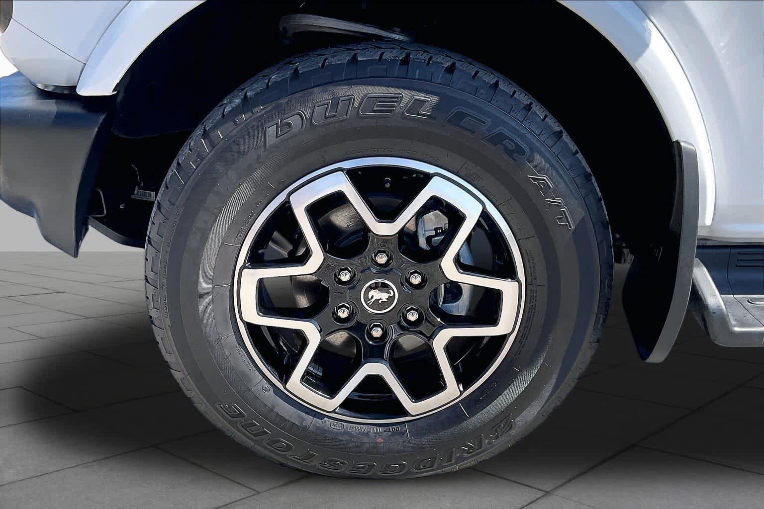 Used 2025 Ford Bronco Outer Banks AWD/4WD image 9