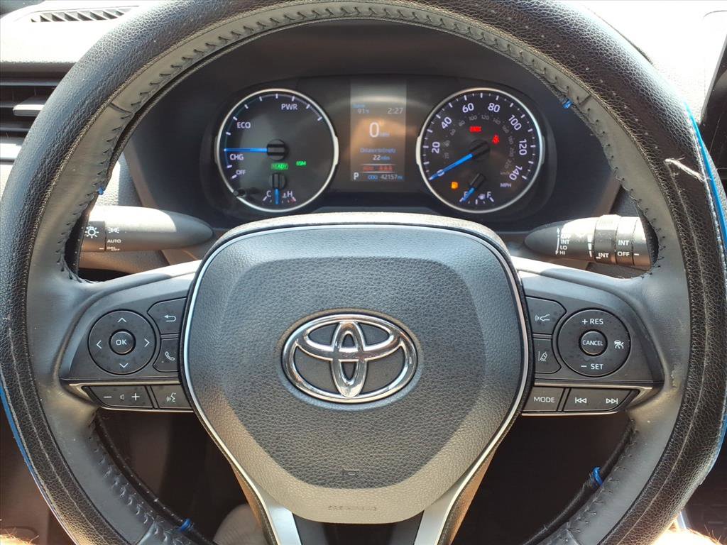Used 2022 Toyota RAV4 SE image 12