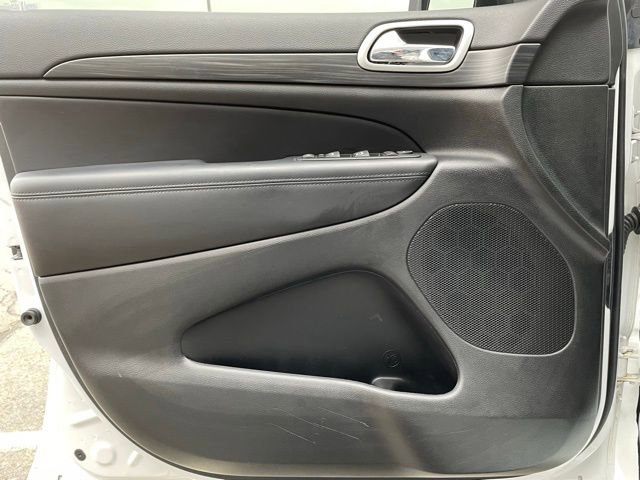 Used 2022 Jeep Grand Cherokee Laredo X image 10