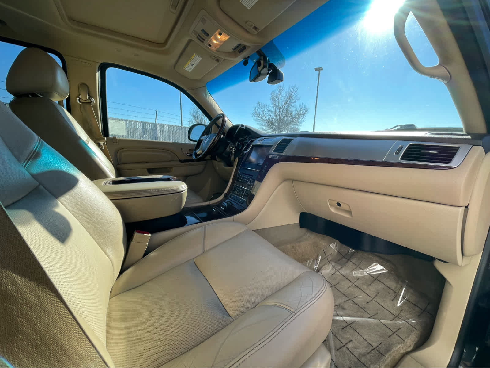 Used 2014 Cadillac Escalade Premium image 28