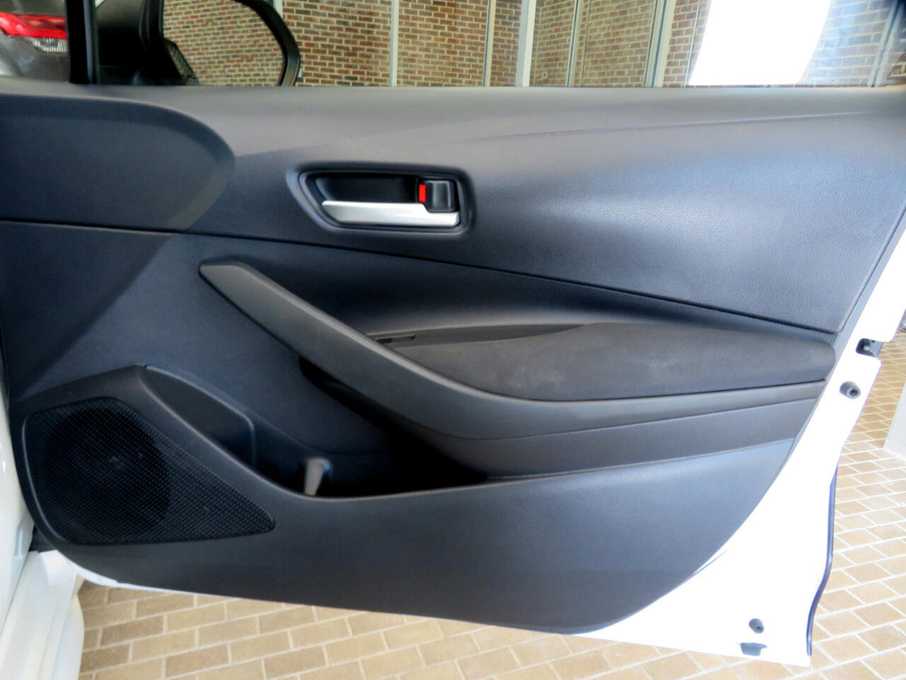 Used 2020 Toyota Corolla LE image 23