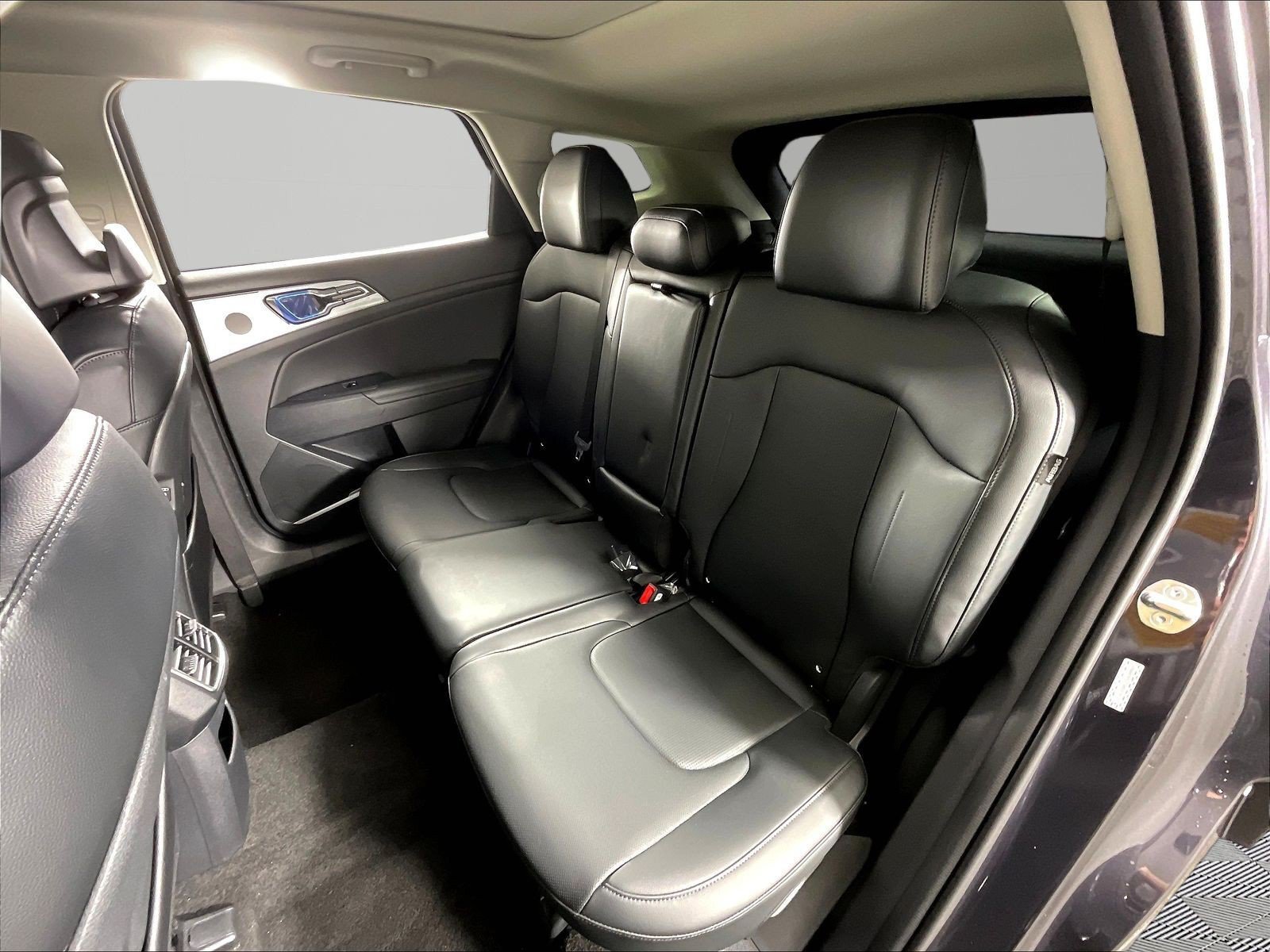 New 2026 Kia Sportage EX w/ EX Panorama Roof Package FWD image 18
