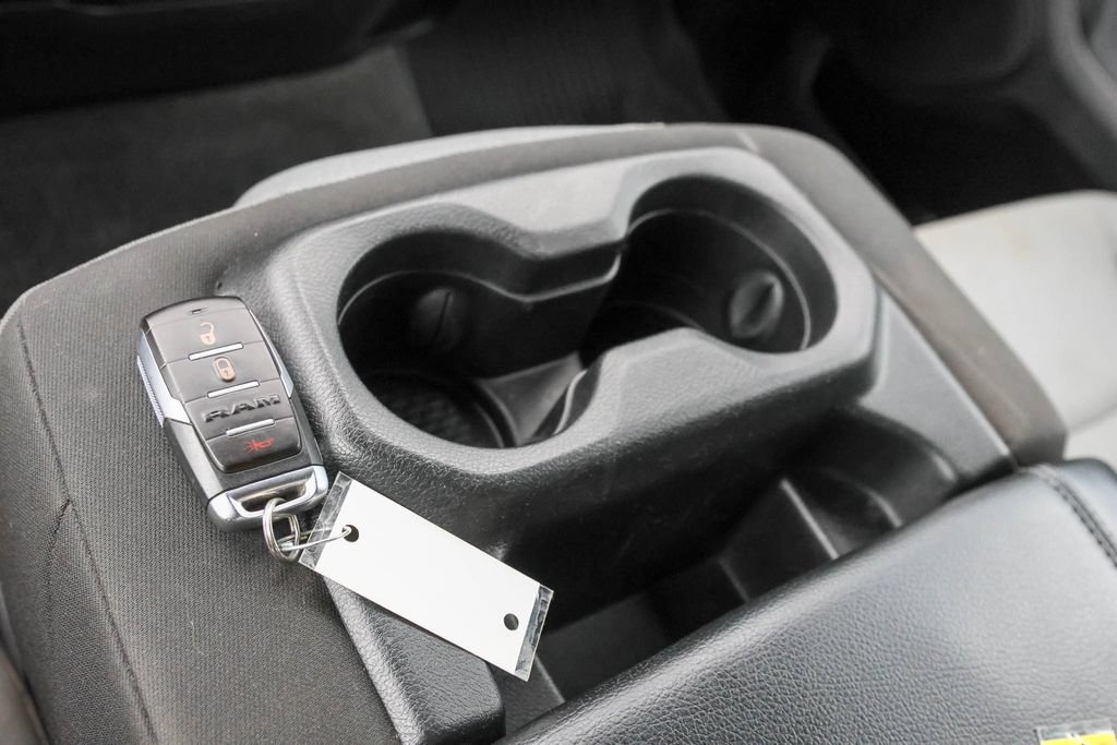 Used 2022 RAM 1500 Big Horn AWD/4WD image 18