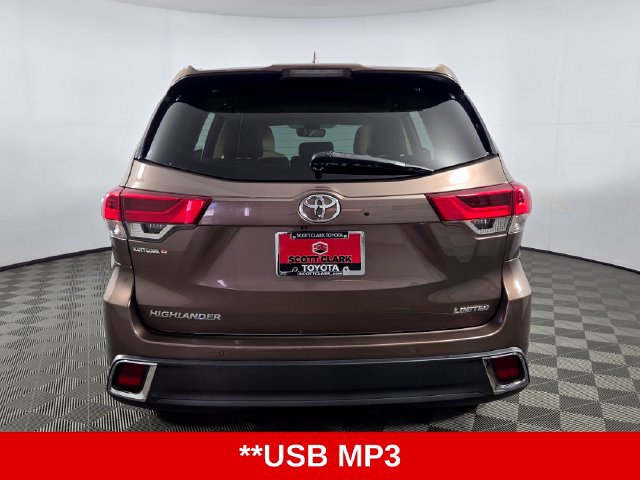 Used 2018 Toyota Highlander Limited FWD image 7