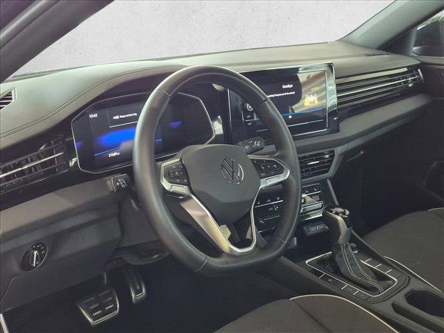 Used 2025 Volkswagen Jetta Sport image 10