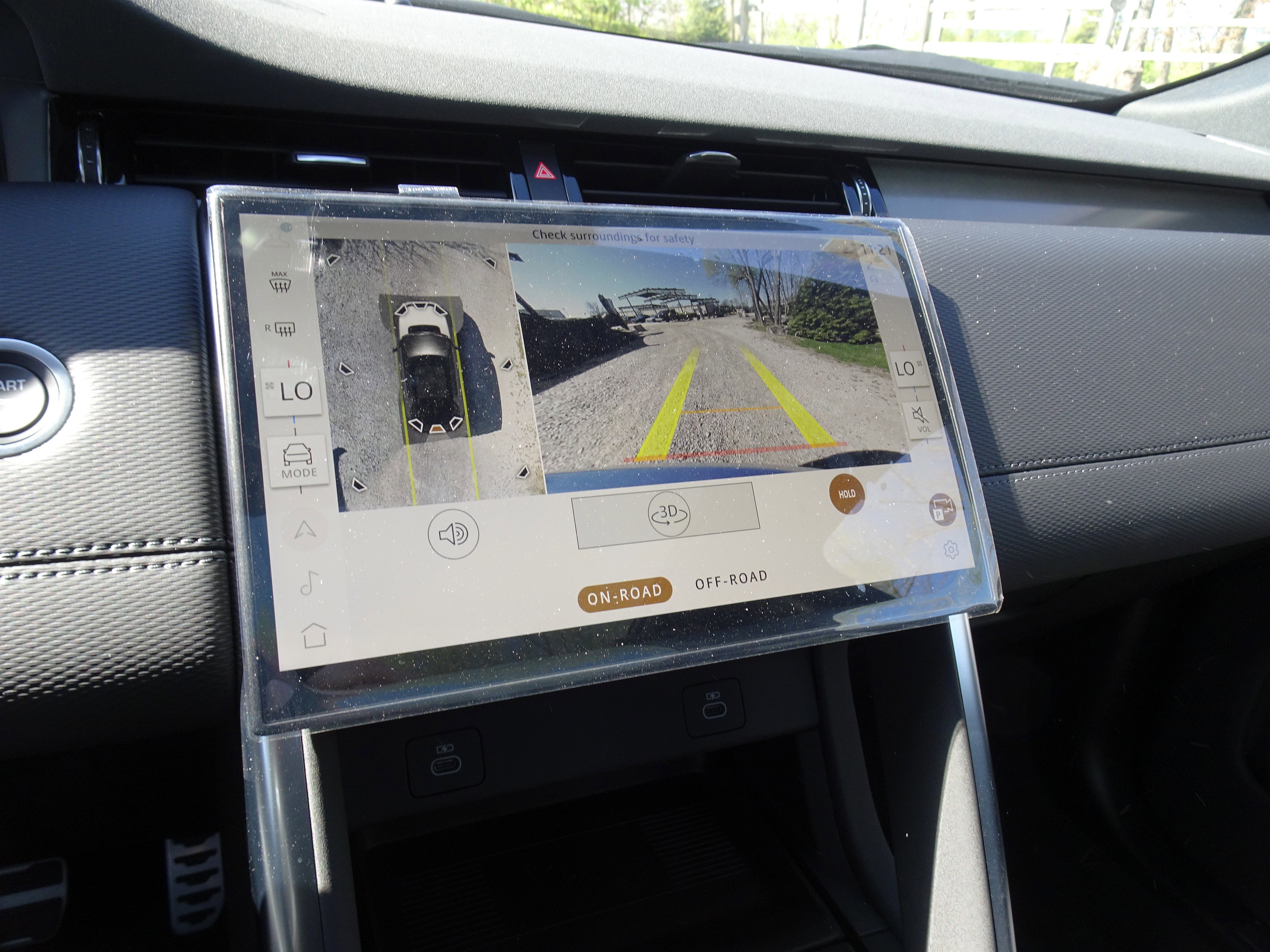 New 2025 Land Rover Discovery Sport Dynamic SE image 27