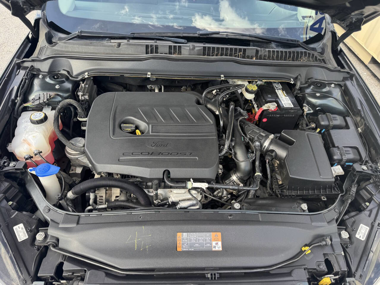 Used 2015 Ford Fusion SE FWD image 16