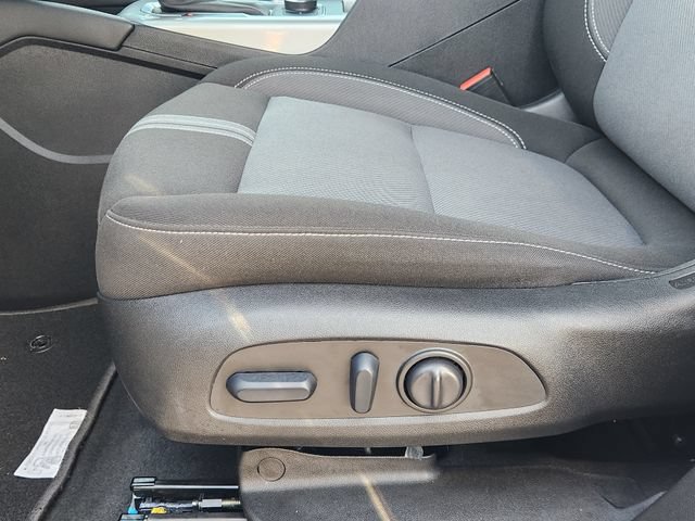 Used 2025 Chevrolet Blazer LT FWD image 23