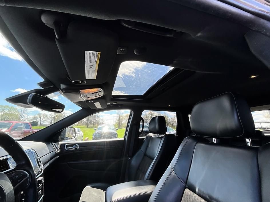 Used 2021 Jeep Grand Cherokee Laredo X image 16