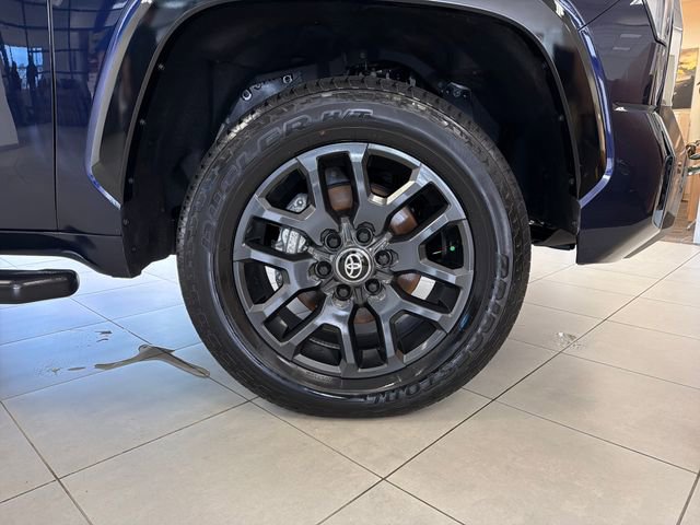 Used 2025 Toyota Tundra Platinum AWD/4WD image 31