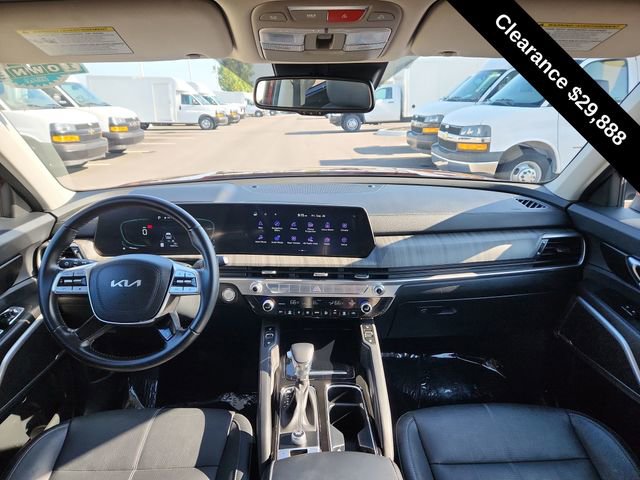 Used 2023 Kia Telluride EX w/ EX Captain's Chair Package image 33