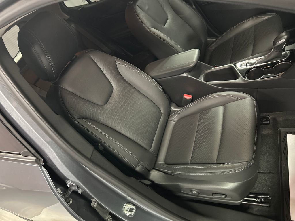 Used 2021 Buick Encore GX Essence w/ Advanced Technology Package image 25