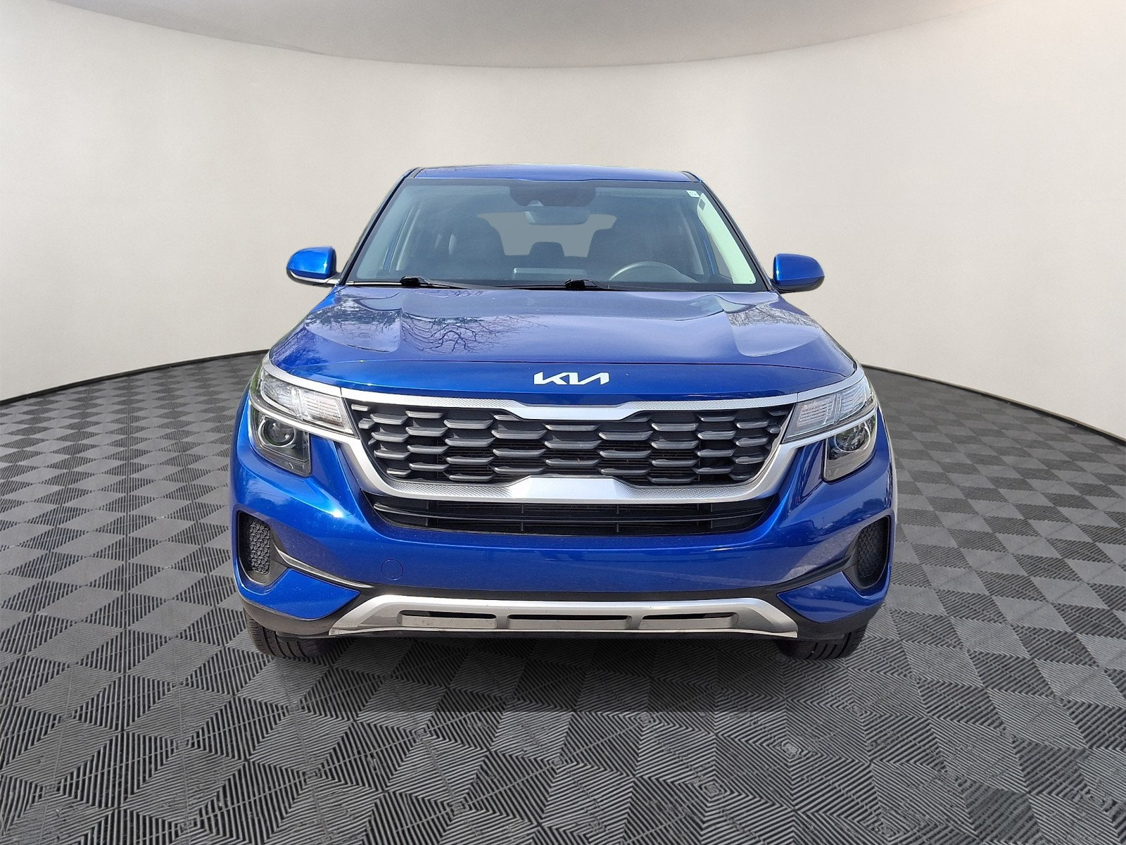 Used 2023 Kia Seltos LX AWD/4WD image 2