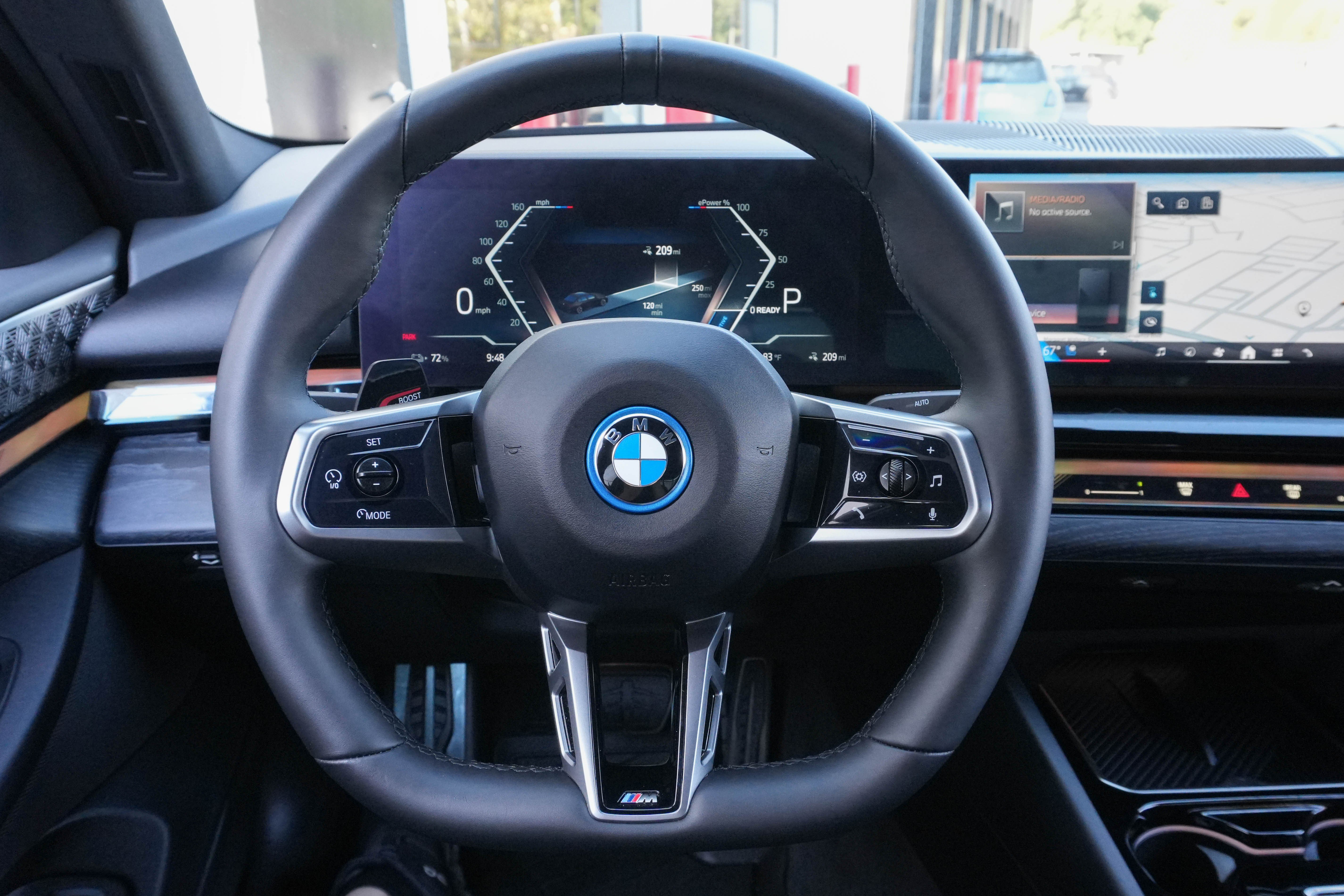 Certified 2024 BMW i5 eDrive40i w/ Executive Package RWD image 17