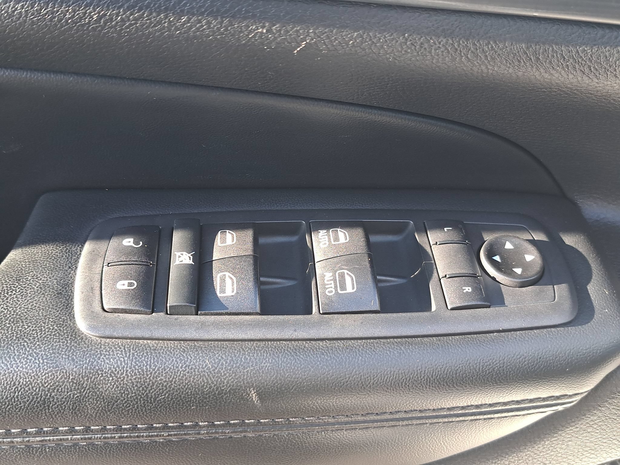 Used 2020 Jeep Grand Cherokee Altitude AWD/4WD image 27