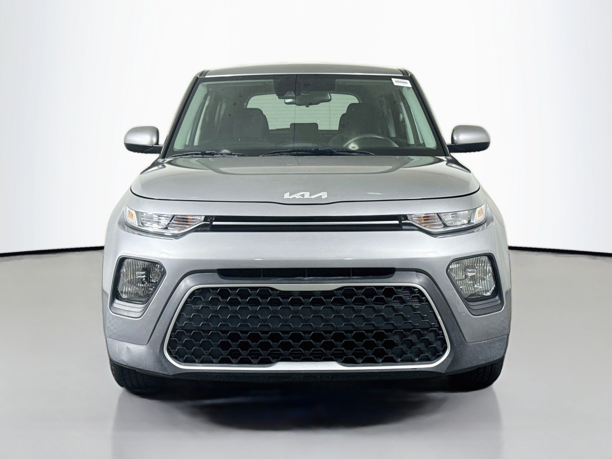 Used 2022 Kia Soul S FWD image 2