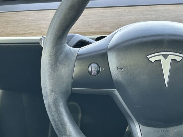 Used 2023 Tesla Model Y Performance image 15