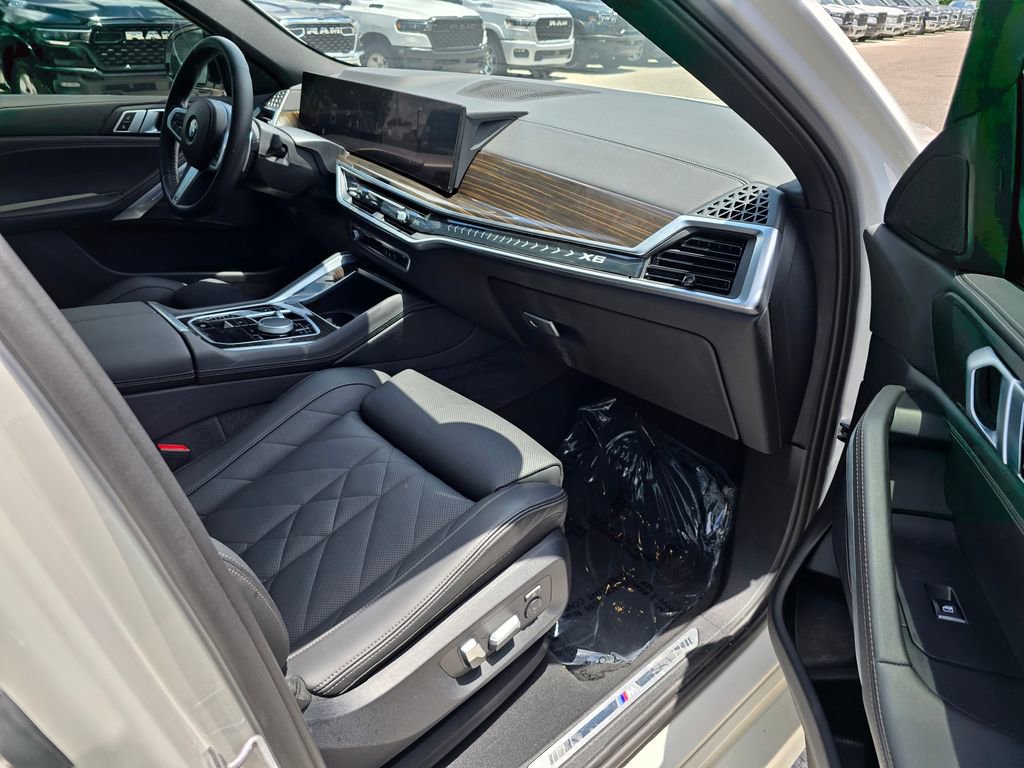 Used 2025 BMW X6 xDrive40i AWD/4WD image 30