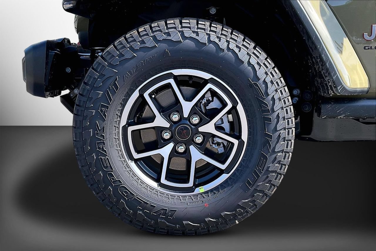New 2026 Jeep Gladiator Rubicon w/ Steel Power Dome Hood Package AWD/4WD image 26