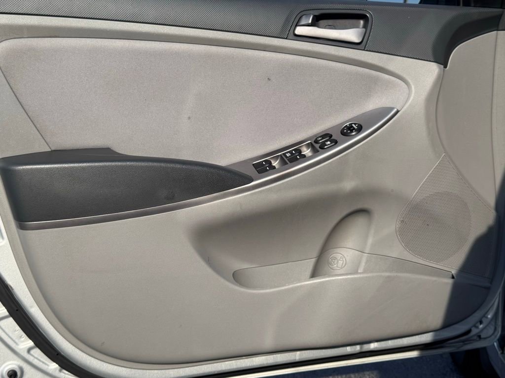 Used 2015 Hyundai Accent GLS image 16