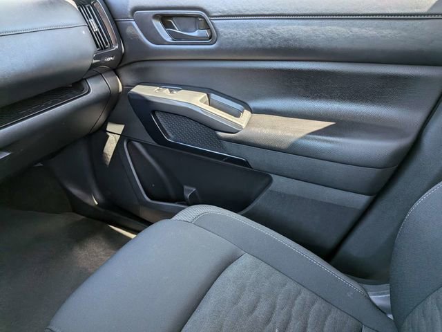 Used 2025 Nissan Pathfinder SV FWD image 17