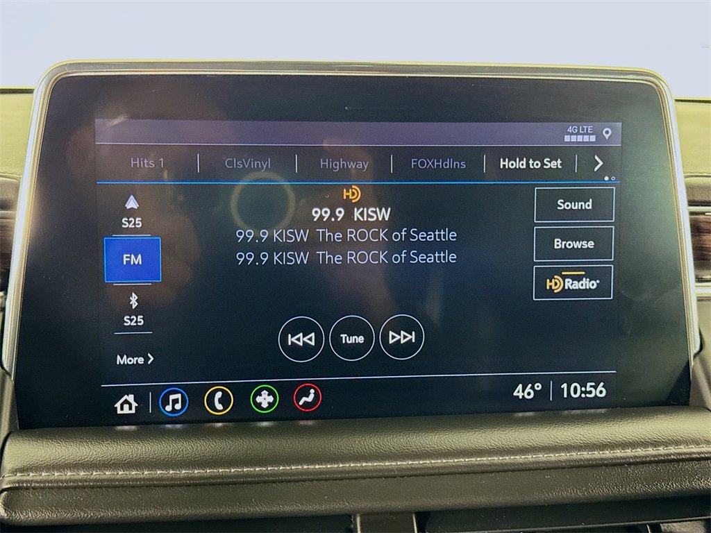 Used 2021 Chevrolet Suburban LT image 36