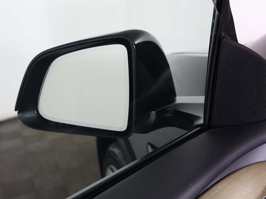 Used 2022 Tesla Model Y Long Range image 36