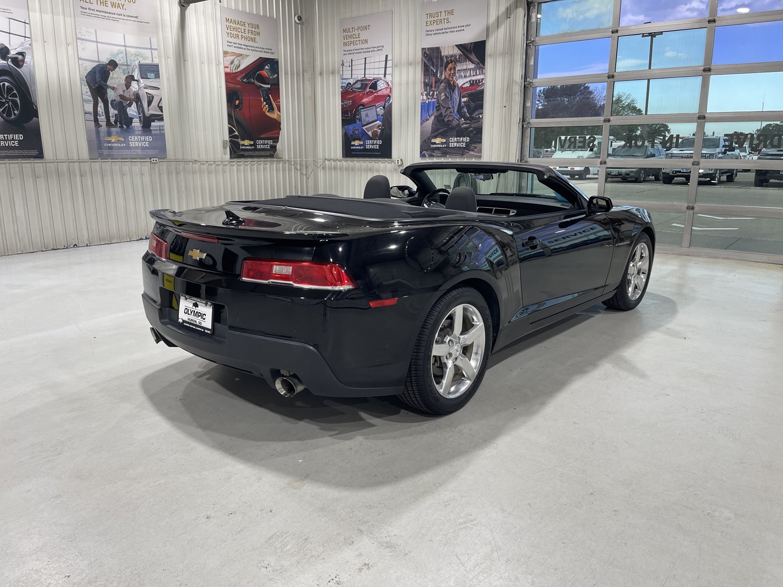 Used 2015 Chevrolet Camaro LT RWD image 16