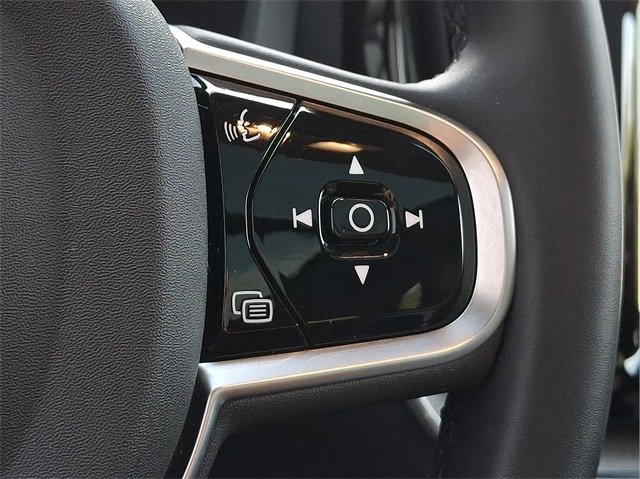 Certified 2025 Volvo XC60 B5 Plus image 17