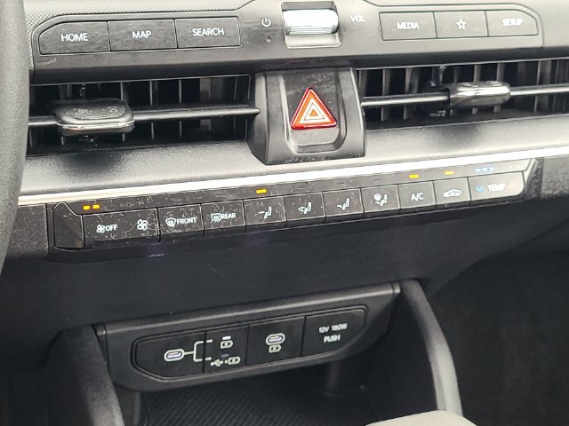 Used 2025 Kia K4 FWD image 20
