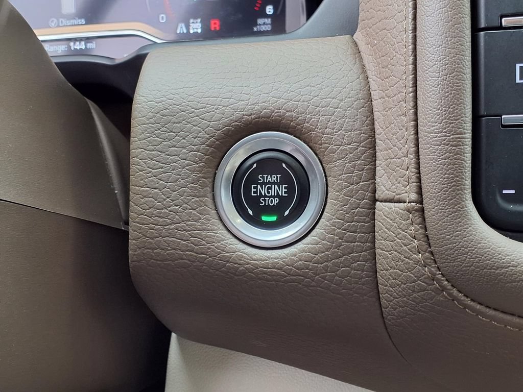 Used 2023 GMC Yukon XL Denali AWD/4WD image 13
