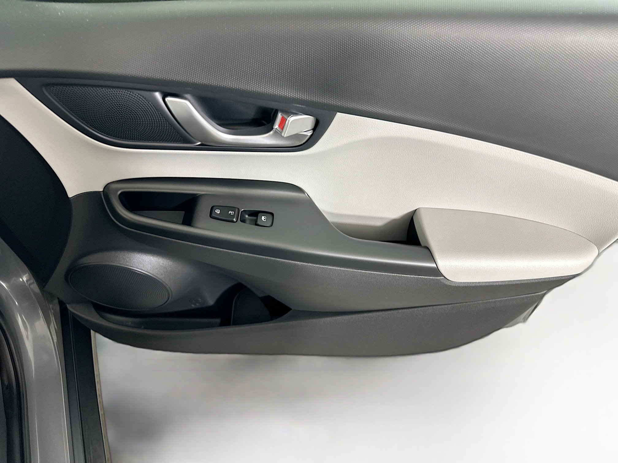 Used 2023 Hyundai Kona SE w/ Cargo Package image 29